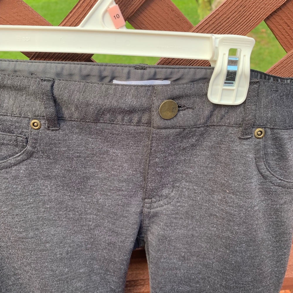 Grey skinny New York & co leggings - Picture 2 of 7